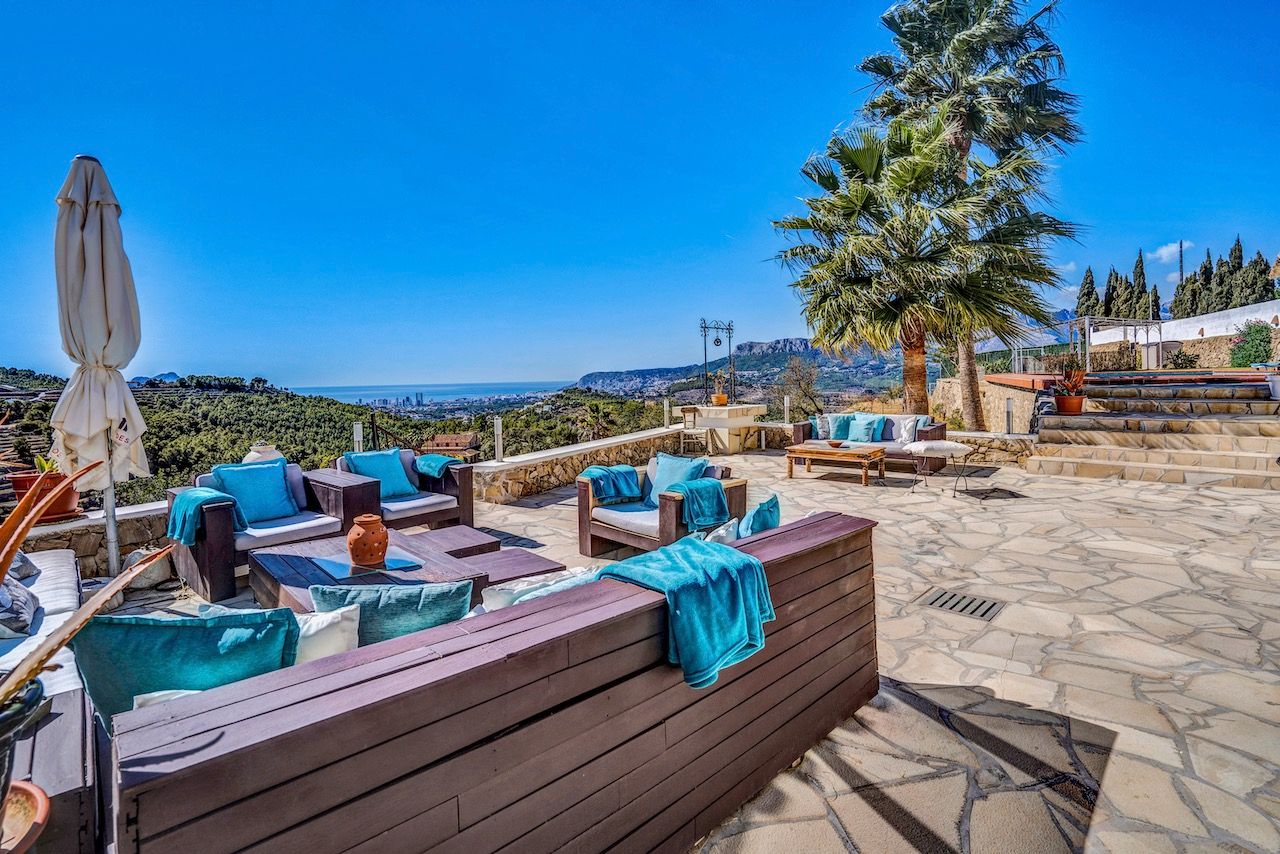 Fully Renovated Finca with Sea Views and Pool for Sale in Benissa