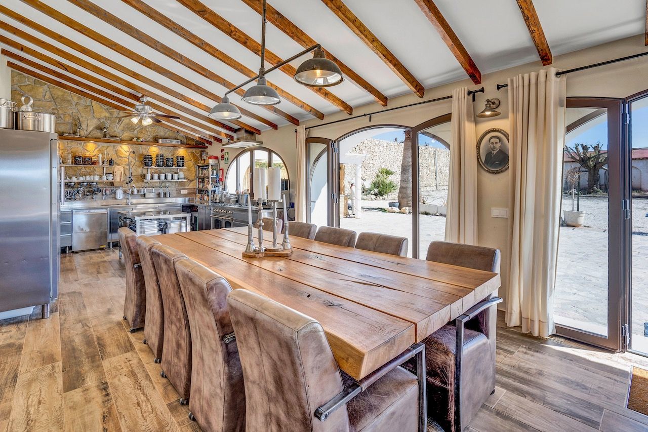 Fully Renovated Finca with Sea Views and Pool for Sale in Benissa