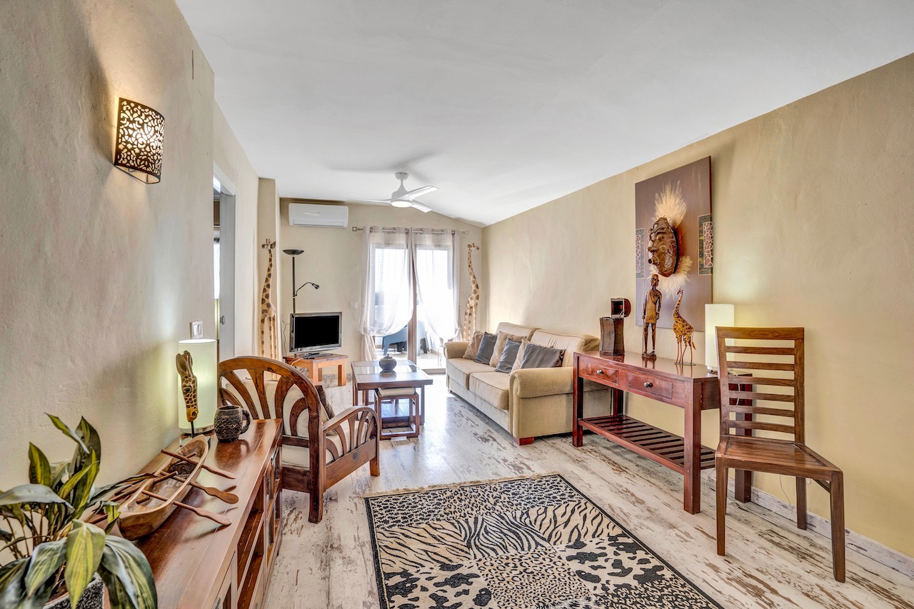Fully Renovated Finca with Sea Views and Pool for Sale in Benissa