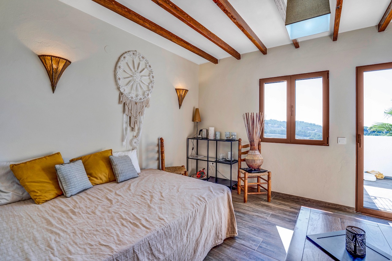 Fully Renovated Finca with Sea Views and Pool for Sale in Benissa