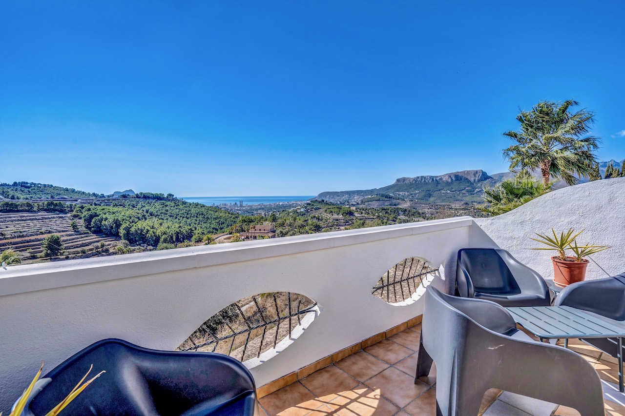 Fully Renovated Finca with Sea Views and Pool for Sale in Benissa