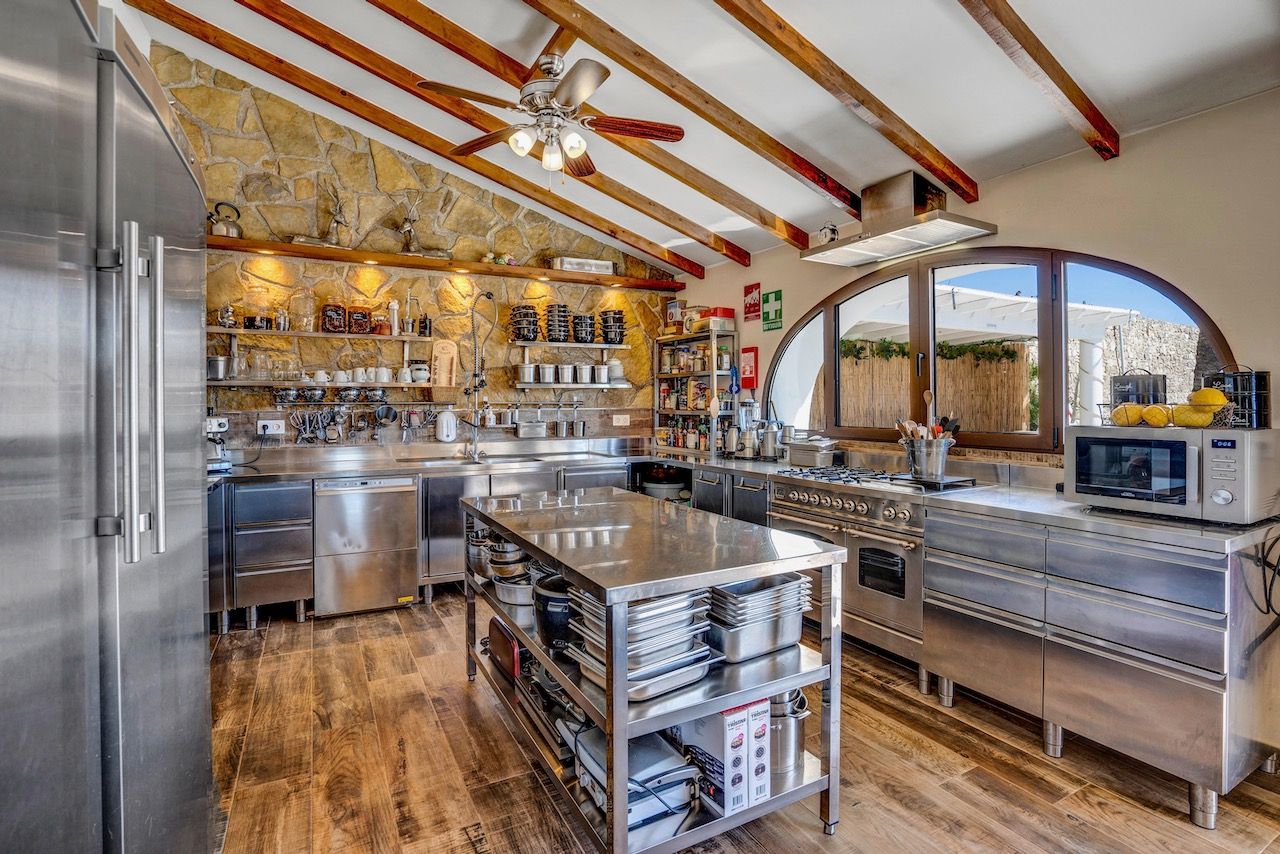 Fully Renovated Finca with Sea Views and Pool for Sale in Benissa