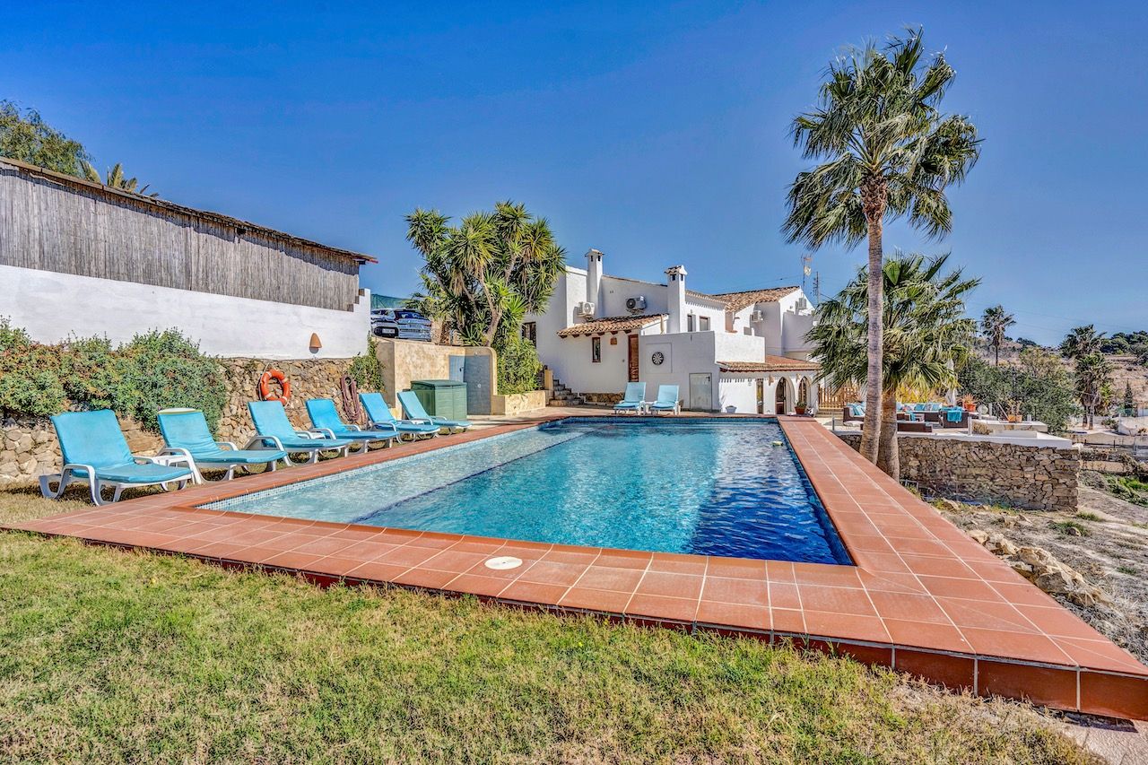 Fully Renovated Finca with Sea Views and Pool for Sale in Benissa
