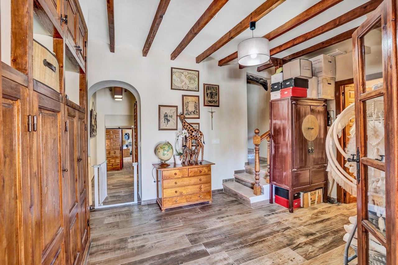 Fully Renovated Finca with Sea Views and Pool for Sale in Benissa