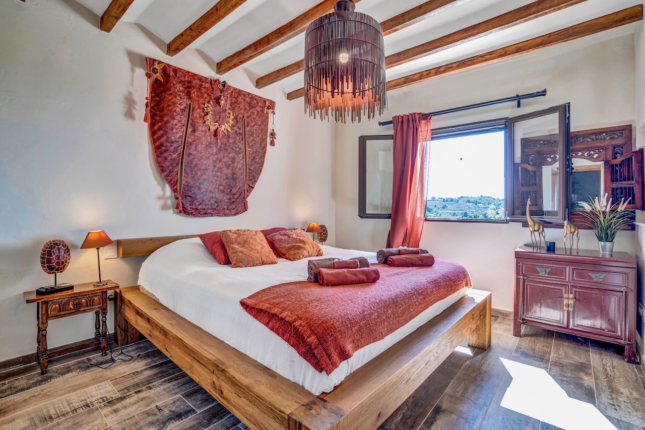 Fully Renovated Finca with Sea Views and Pool for Sale in Benissa