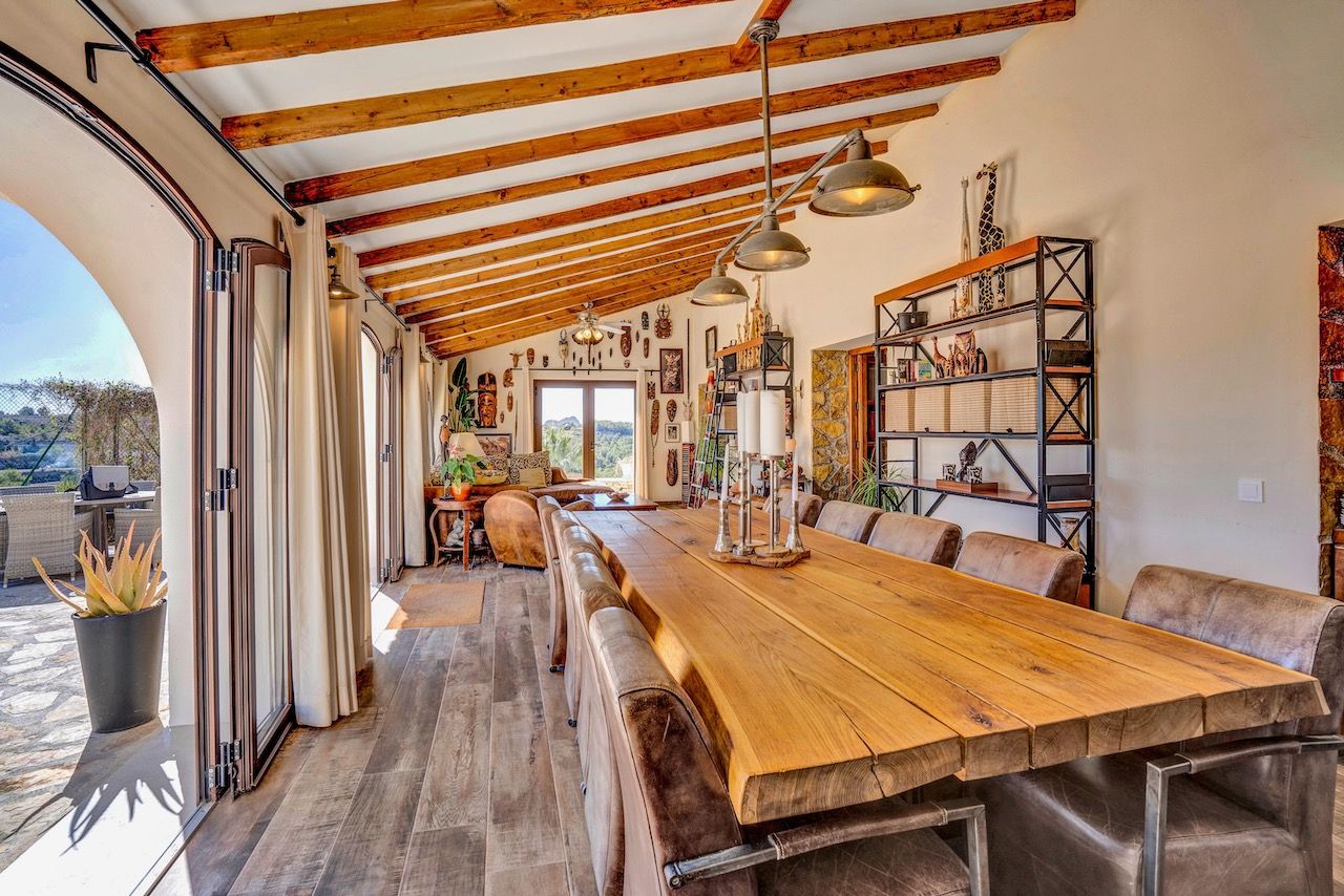 Fully Renovated Finca with Sea Views and Pool for Sale in Benissa
