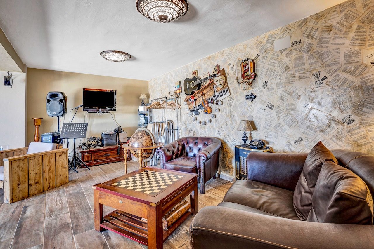 Fully Renovated Finca with Sea Views and Pool for Sale in Benissa