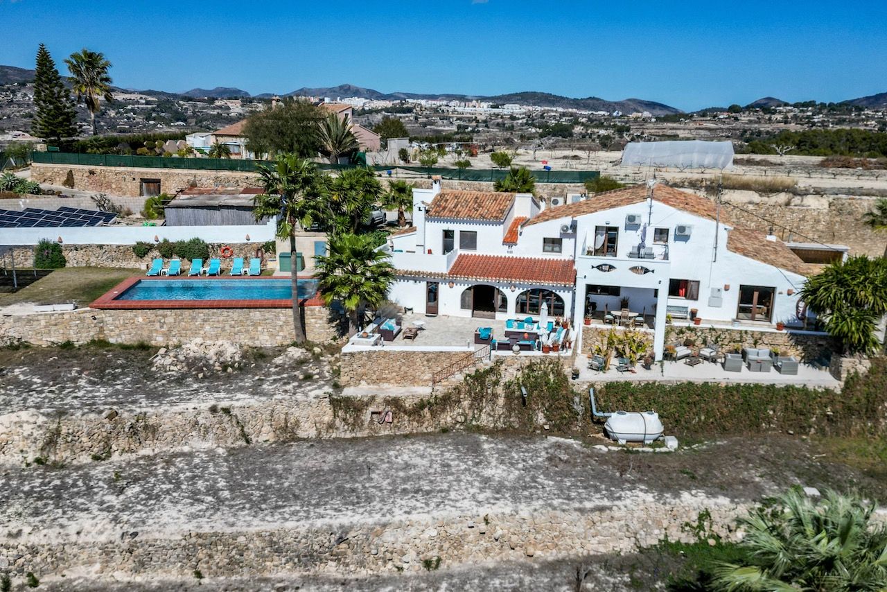Fully Renovated Finca with Sea Views and Pool for Sale in Benissa