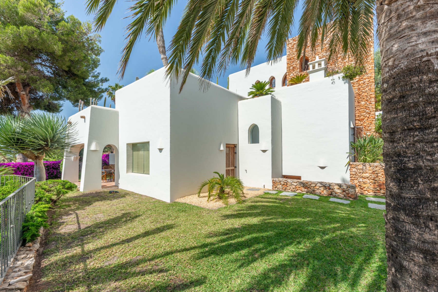 Moraira Property for Sale: Stylish Ibizan Villa Close to El Portet Beach