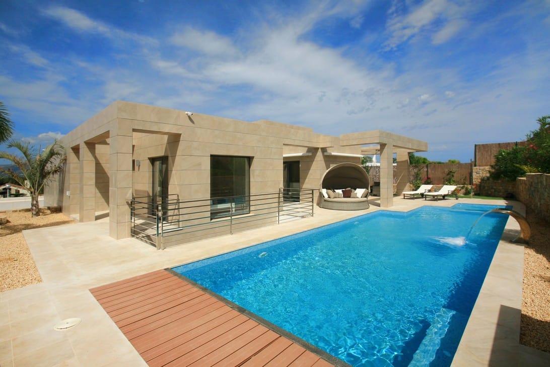 Luxe Vrijstaande Villa Te Koop in Javea met Uitzicht op de Montgó