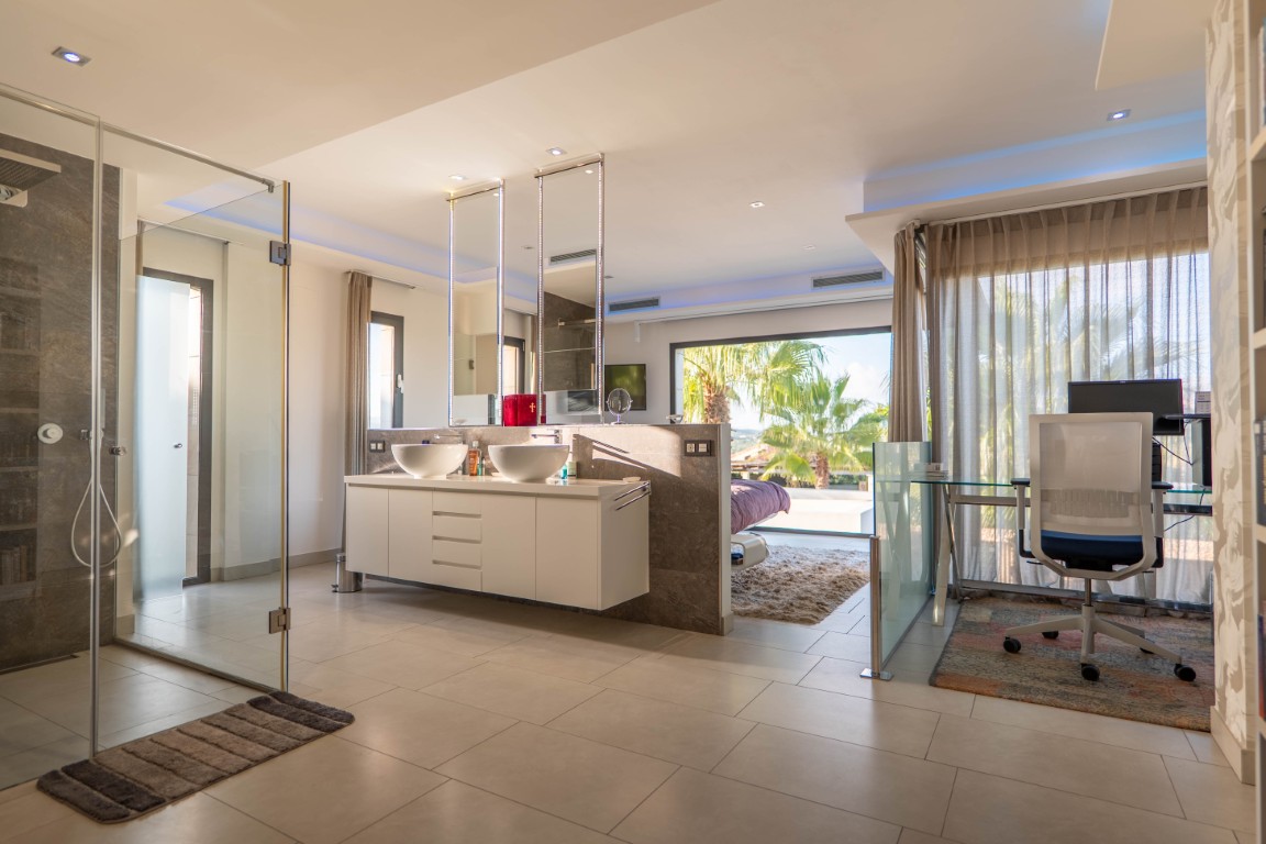Luxe Vrijstaande Villa Te Koop in Javea met Uitzicht op de Montgó
