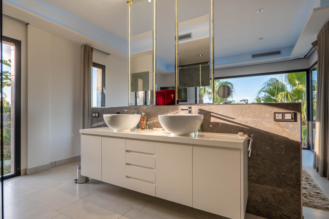 Luxe Vrijstaande Villa Te Koop in Javea met Uitzicht op de Montgó
