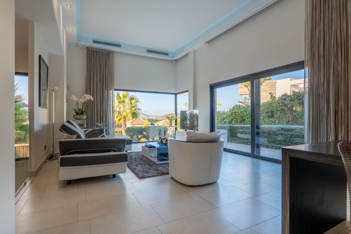 Luxe Vrijstaande Villa Te Koop in Javea met Uitzicht op de Montgó