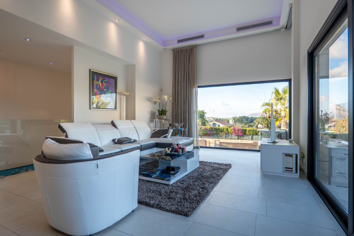 Luxe Vrijstaande Villa Te Koop in Javea met Uitzicht op de Montgó