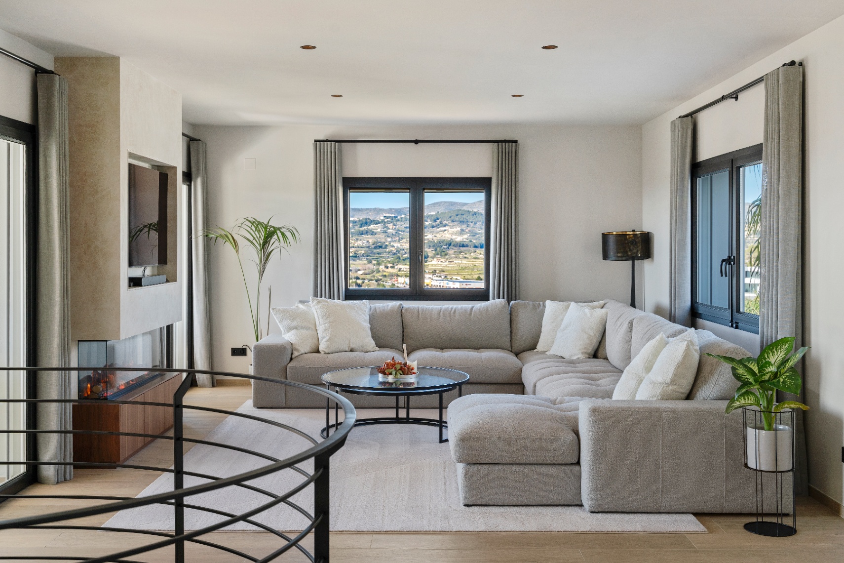 12694NS - Exclusieve moderne villa te koop in Moraira Paichi met panoramisch zeezicht