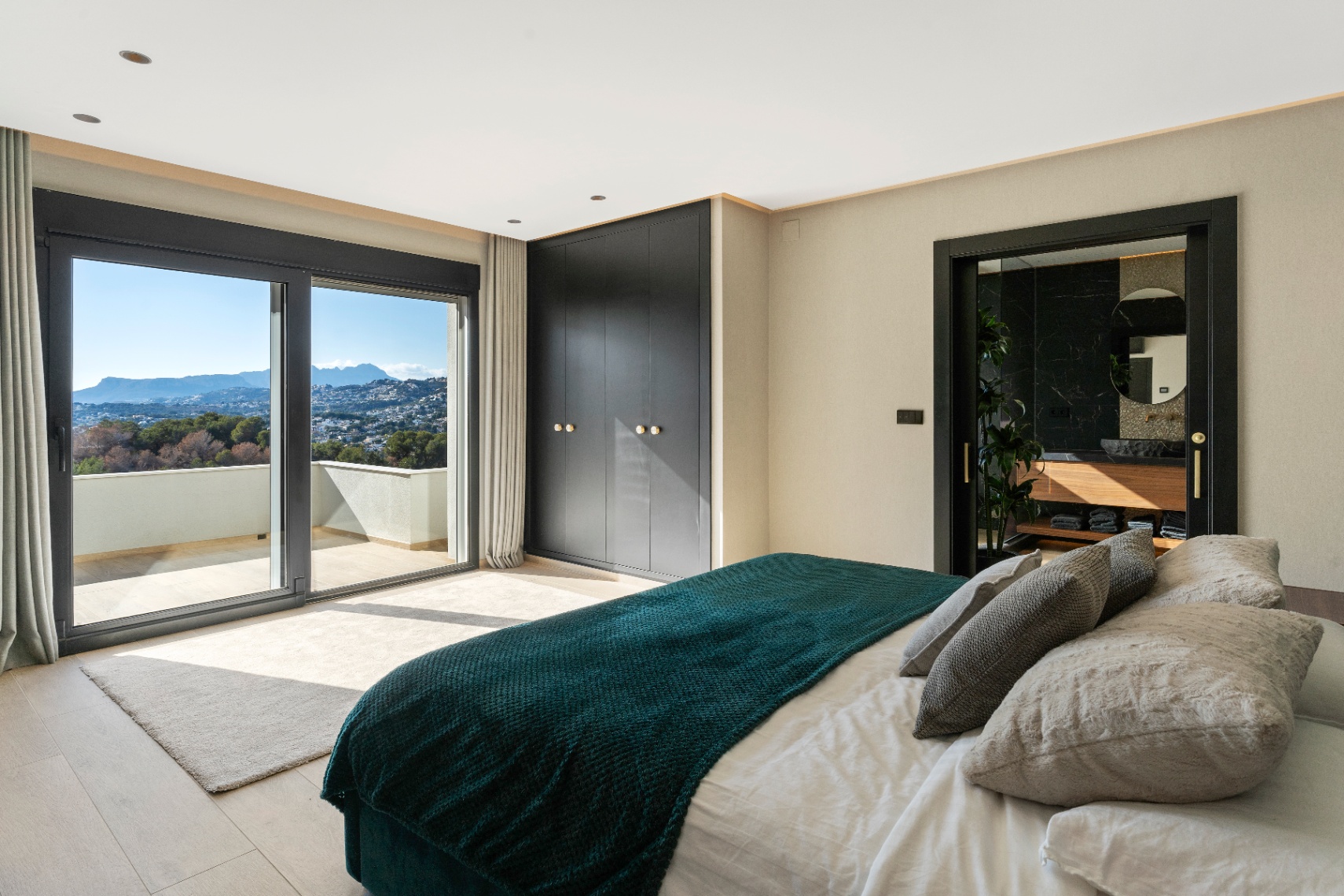 12694NS - Exclusieve moderne villa te koop in Moraira Paichi met panoramisch zeezicht