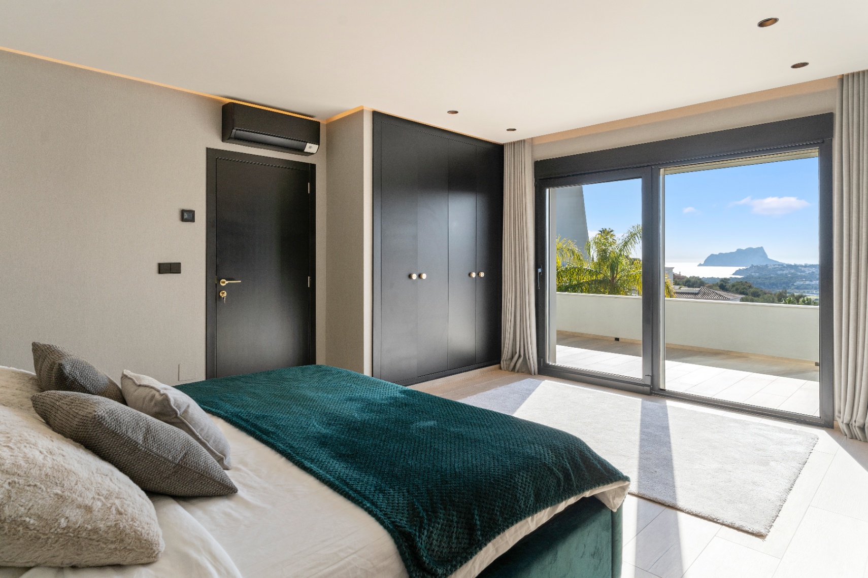 12694NS - Exclusieve moderne villa te koop in Moraira Paichi met panoramisch zeezicht