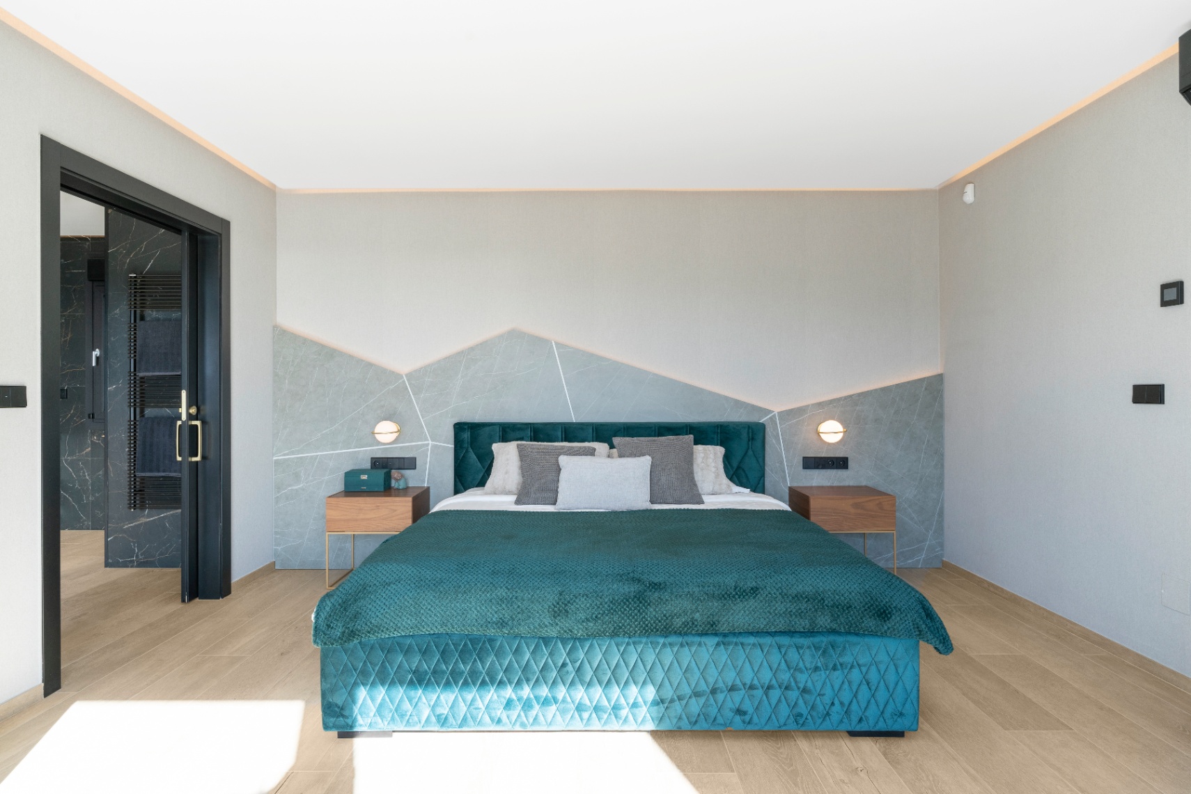 12694NS - Exclusieve moderne villa te koop in Moraira Paichi met panoramisch zeezicht