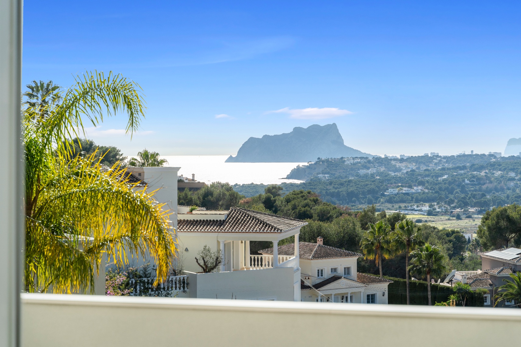12694NS - Exclusieve moderne villa te koop in Moraira Paichi met panoramisch zeezicht