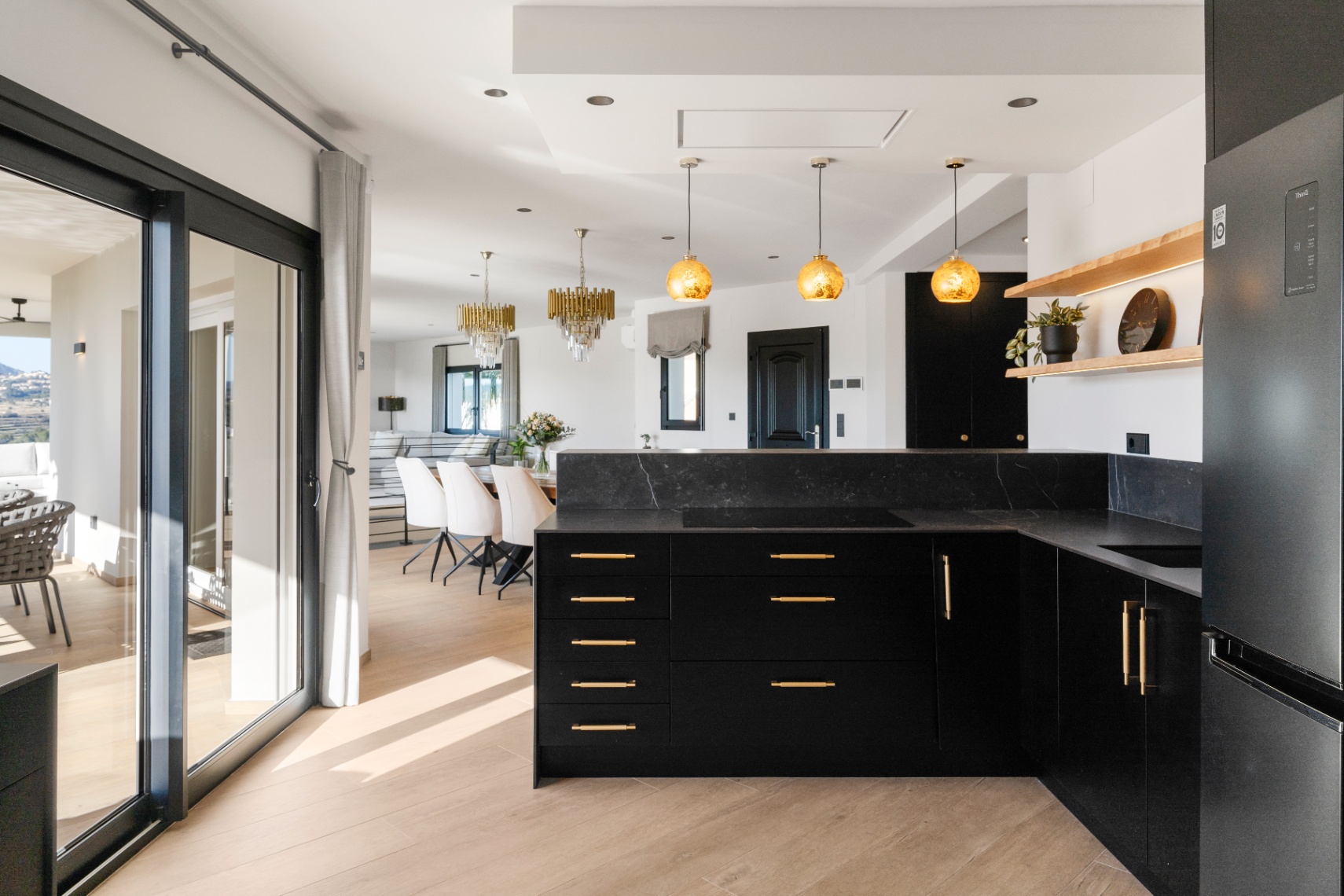 12694NS - Exclusieve moderne villa te koop in Moraira Paichi met panoramisch zeezicht
