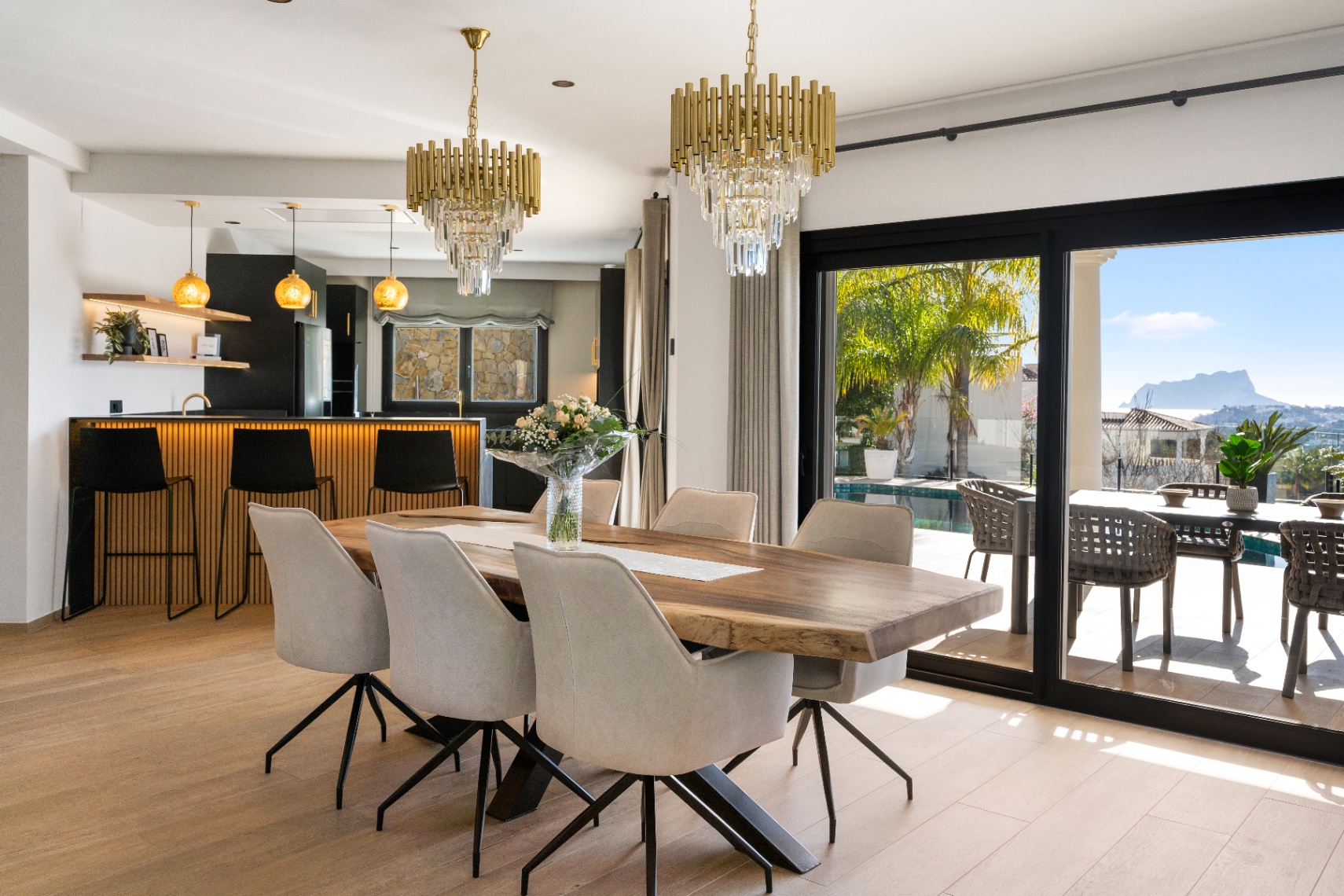 12694NS - Exclusieve moderne villa te koop in Moraira Paichi met panoramisch zeezicht