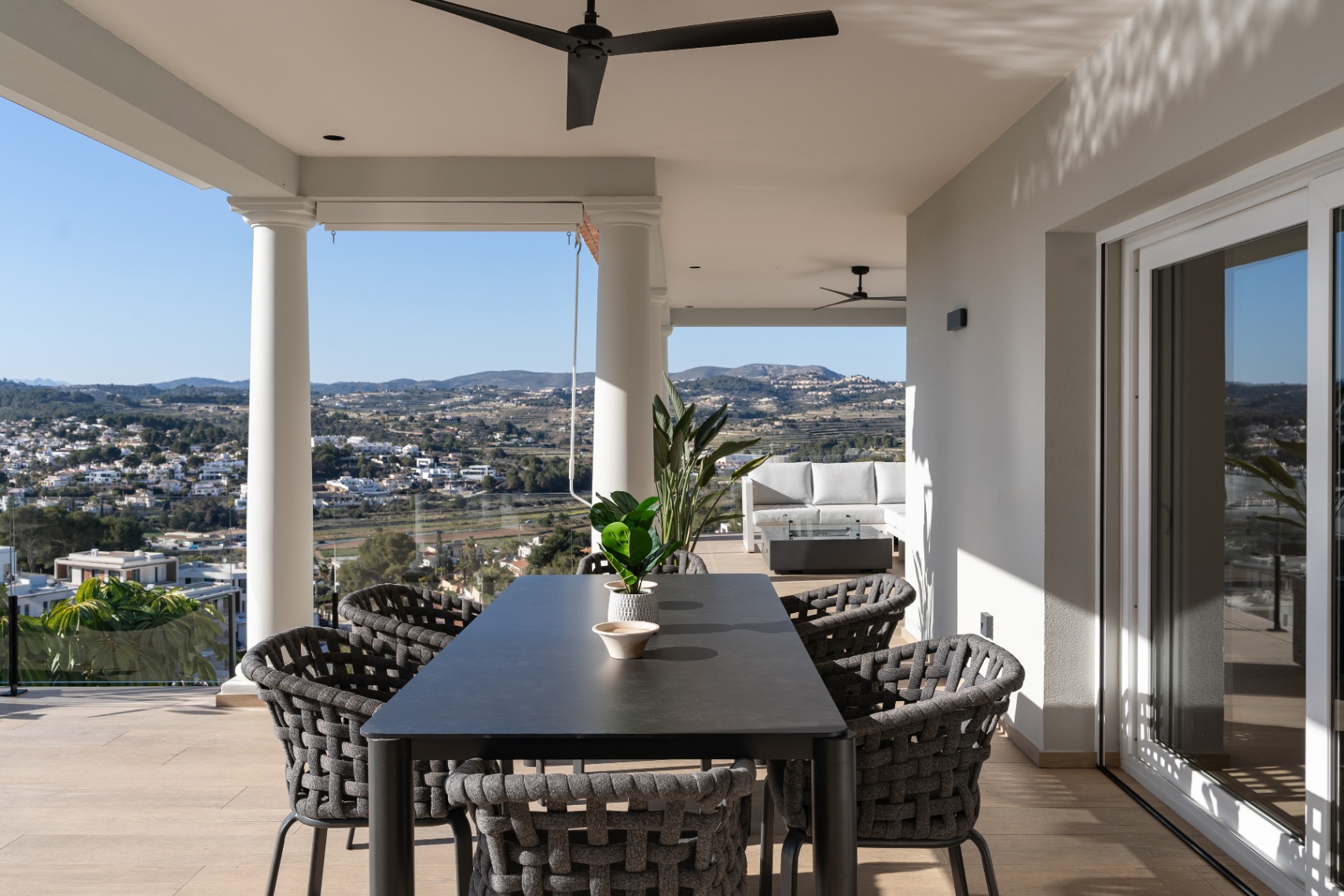 12694NS - Exclusieve moderne villa te koop in Moraira Paichi met panoramisch zeezicht