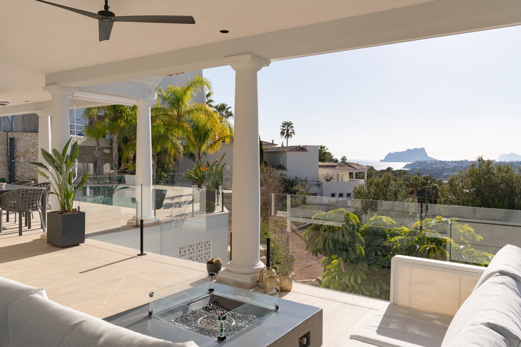 12694NS - Exclusieve moderne villa te koop in Moraira Paichi met panoramisch zeezicht