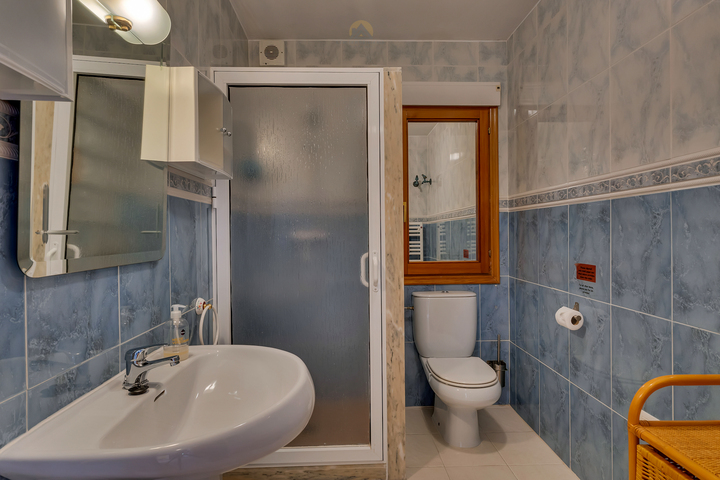 Characterful Spanish villa with guest accommodations and panoramic views in the Jalón Valley.