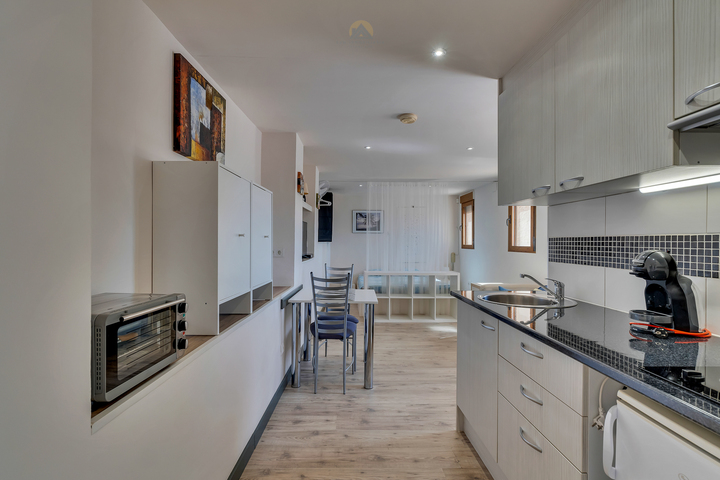 Characterful Spanish villa with guest accommodations and panoramic views in the Jalón Valley.