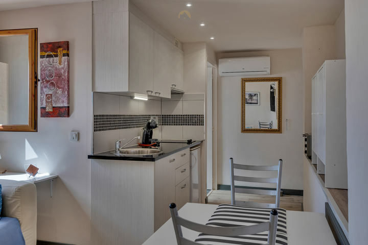 Characterful Spanish villa with guest accommodations and panoramic views in the Jalón Valley.