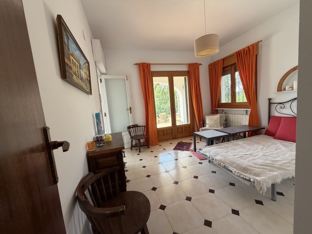 Charming villa with sea view in Moraira