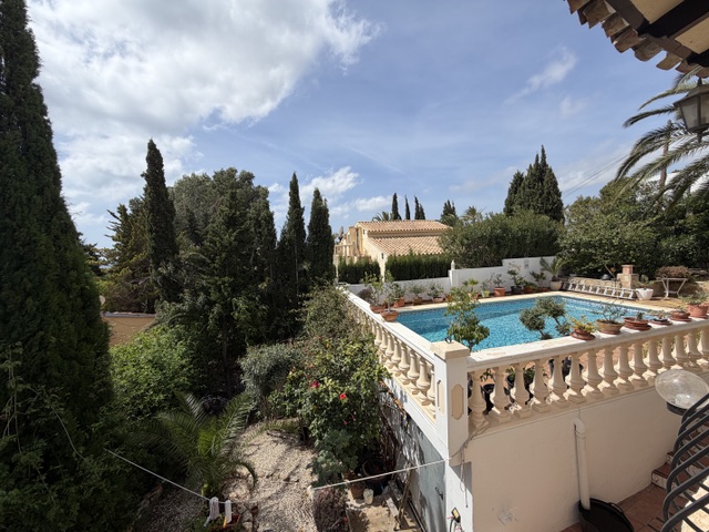 Charming villa with sea view in Moraira
