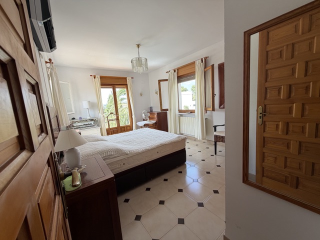 Charming villa with sea view in Moraira
