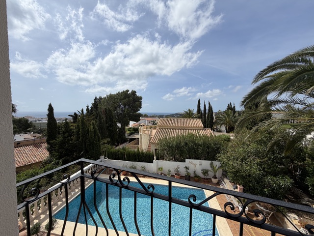Charming villa with sea view in Moraira