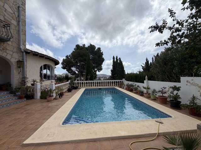 Charming villa with sea view in Moraira