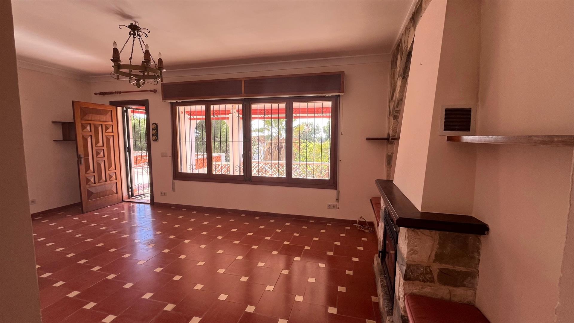 Authentic Mediterranean villa with ample opportunities in a prime location in Benissa Costa.