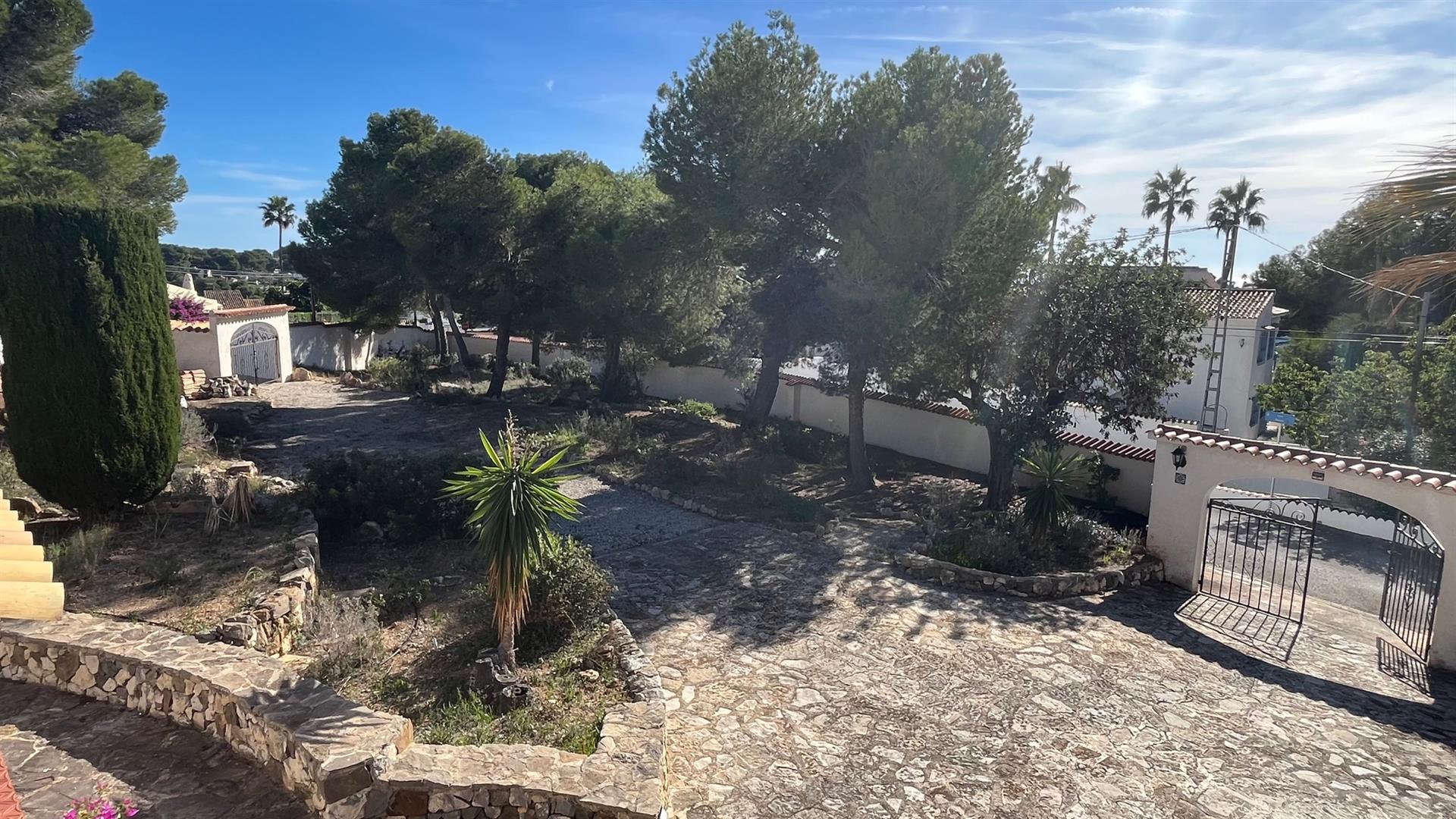 Authentic Mediterranean villa with ample opportunities in a prime location in Benissa Costa.