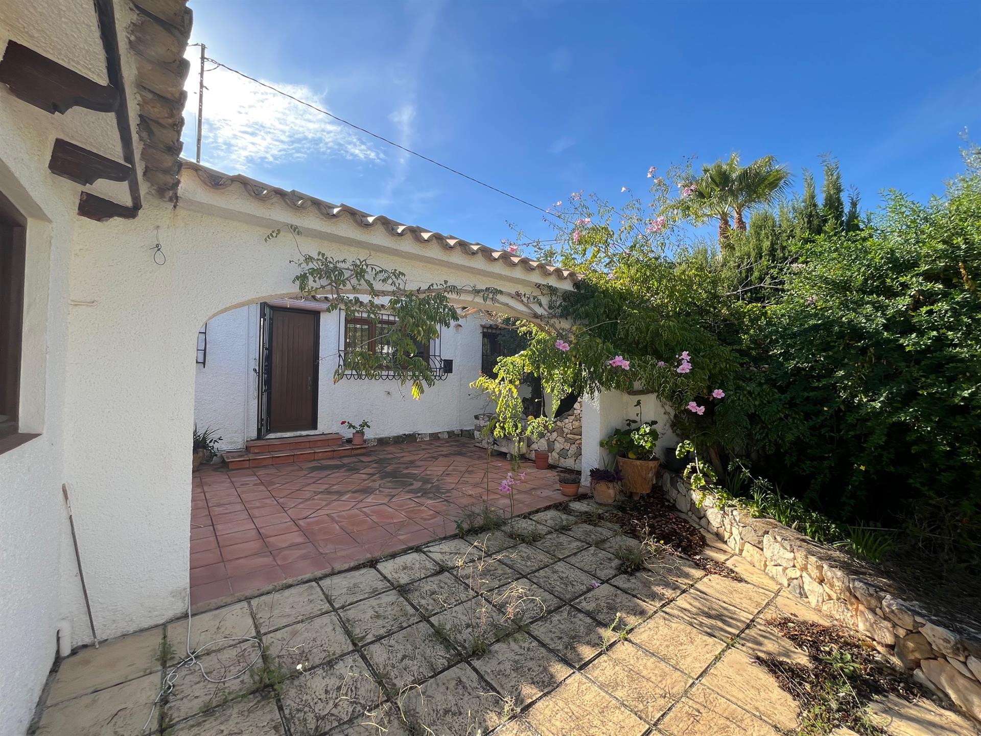 Authentic Mediterranean villa with ample opportunities in a prime location in Benissa Costa.
