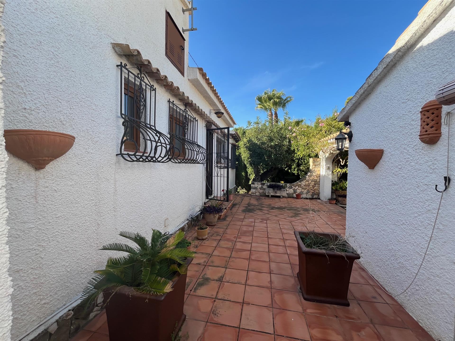 Authentic Mediterranean villa with ample opportunities in a prime location in Benissa Costa.