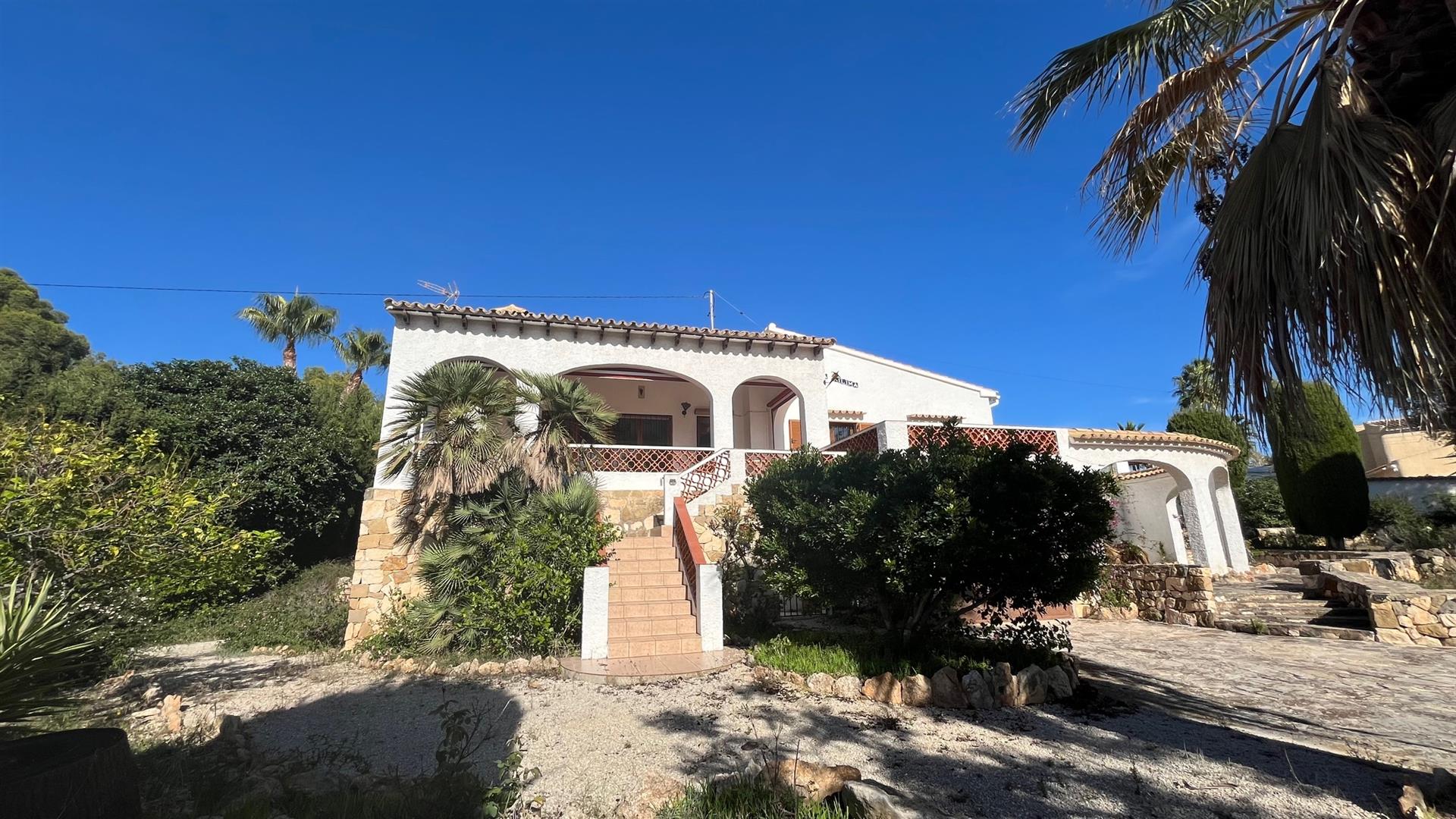 Authentic Mediterranean villa with ample opportunities in a prime location in Benissa Costa.