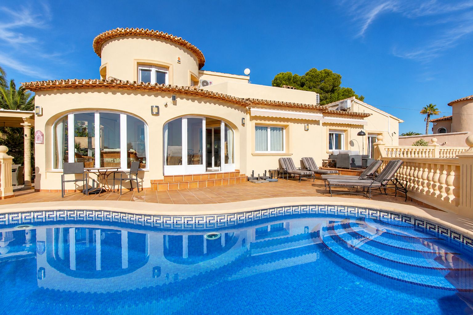 12728NS - Villa with panoramic sea views and one of the most beautiful views of Calpe.