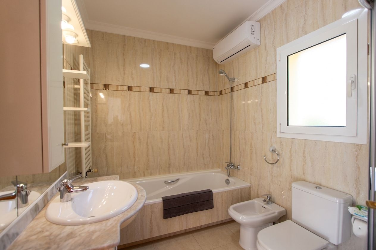 12728NS - Villa with panoramic sea views and one of the most beautiful views of Calpe.