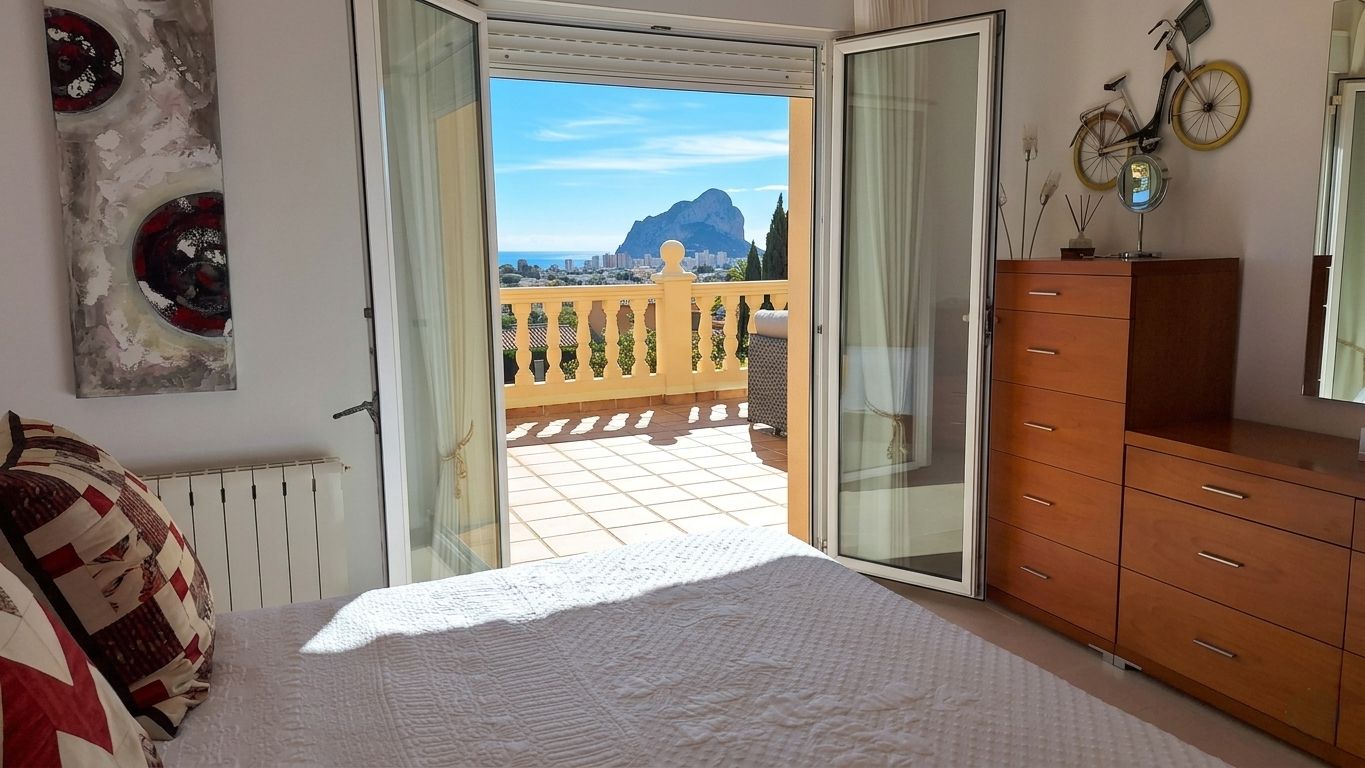 12728NS - Villa with panoramic sea views and one of the most beautiful views of Calpe.