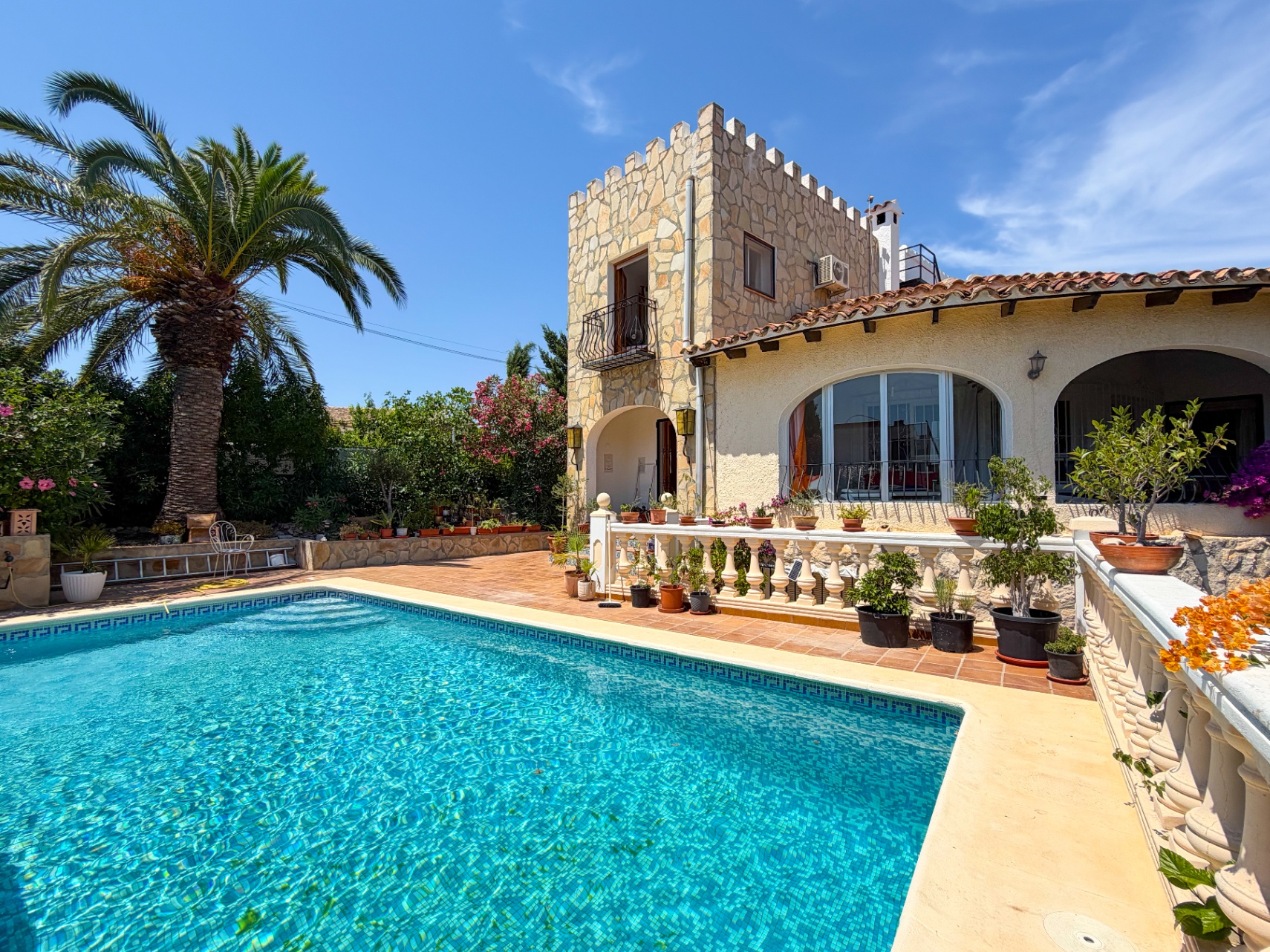 12725DR - Villa with Sea Views and Views of the Peñón de Ifach in Moraira