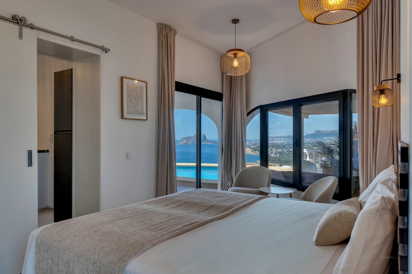 12717DR - Villa completamente renovada con vistas panorámicas al mar en El Portet.