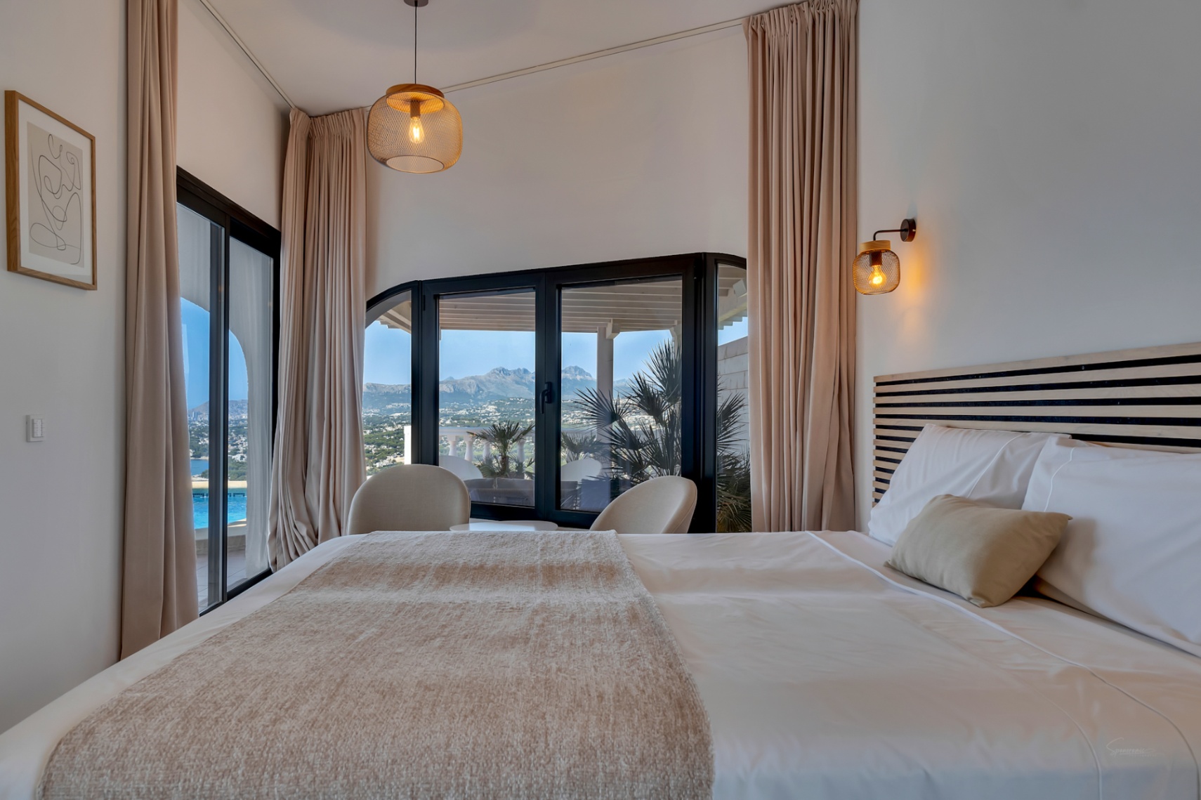 12717DR - Villa completamente renovada con vistas panorámicas al mar en El Portet.
