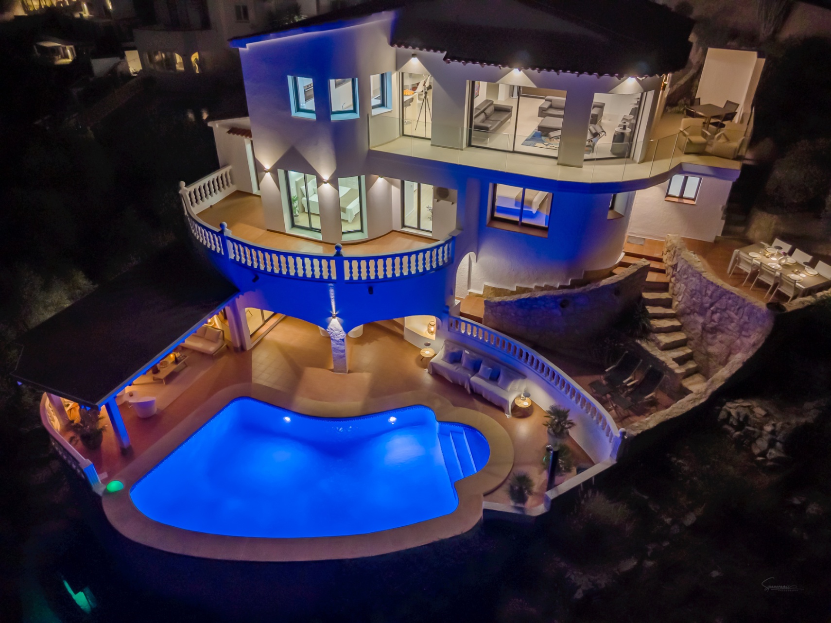 12717DR - Villa completamente renovada con vistas panorámicas al mar en El Portet.