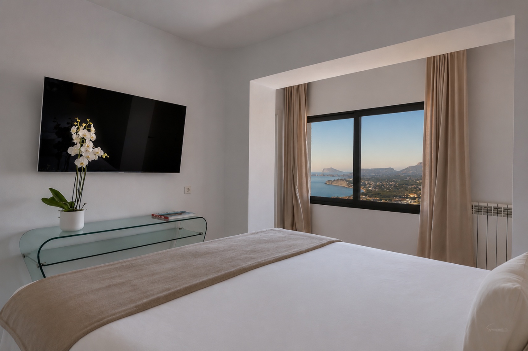 12717DR - Villa completamente renovada con vistas panorámicas al mar en El Portet.