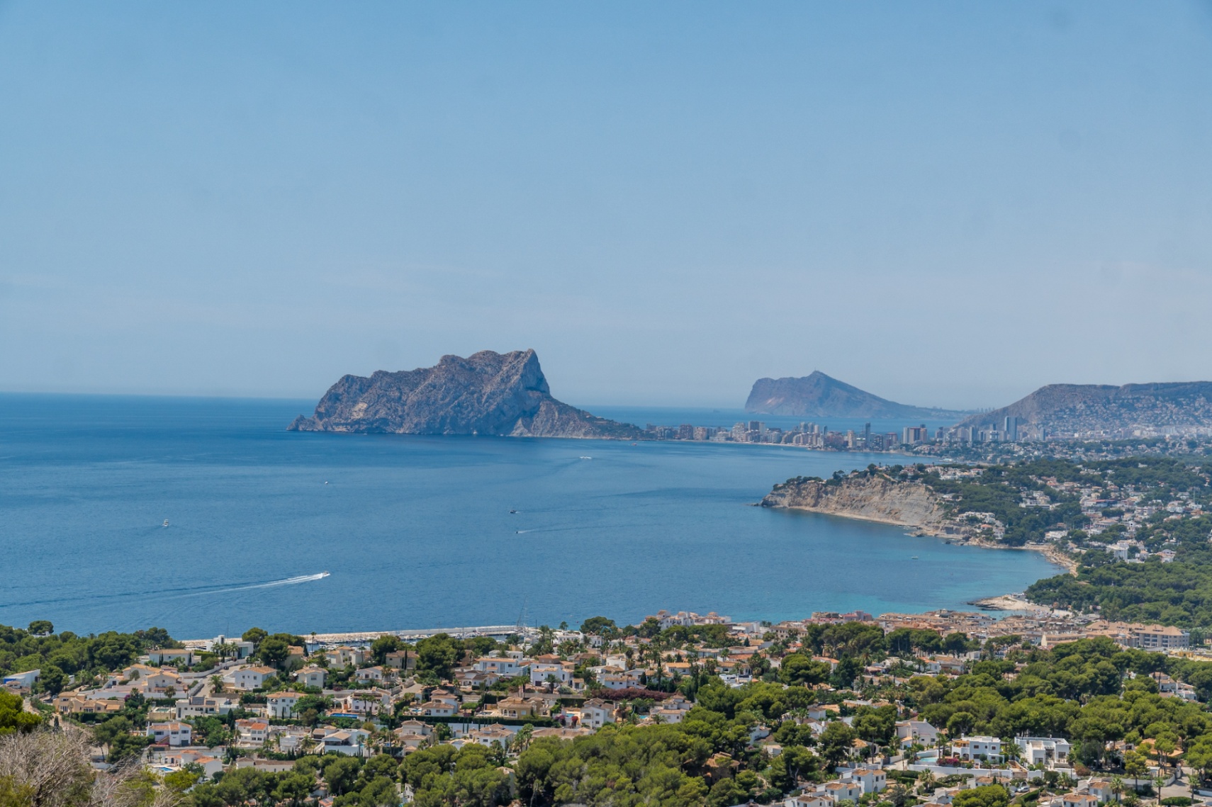 12717DR - Villa completamente renovada con vistas panorámicas al mar en El Portet.