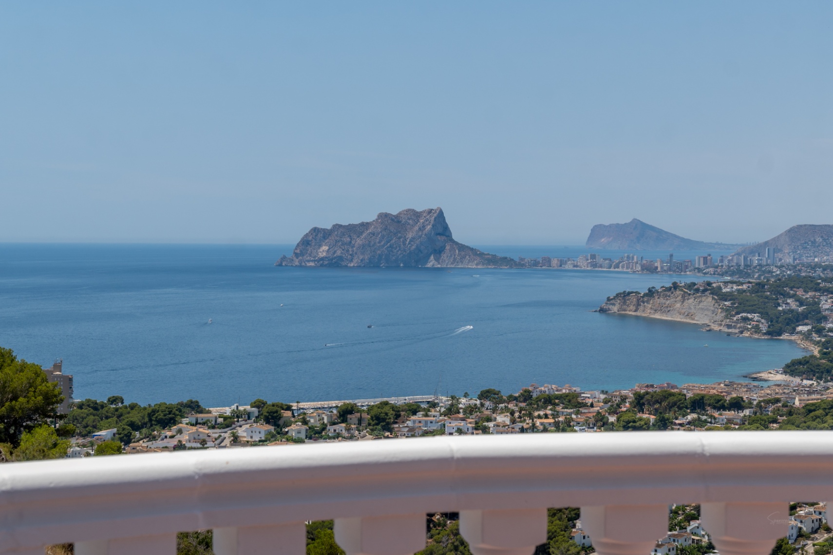 12717DR - Villa completamente renovada con vistas panorámicas al mar en El Portet.